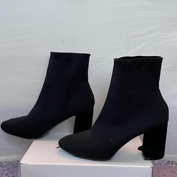 Black knit ankle booties / sock boots - Picture 2 of 6